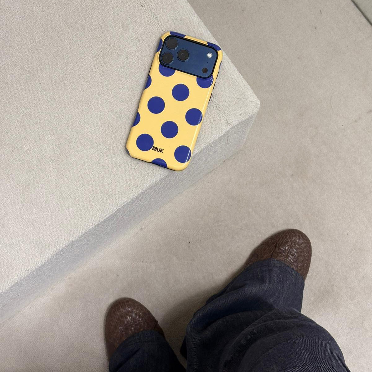 Tough Magsafe phone case - Big Dots Yellow Blue