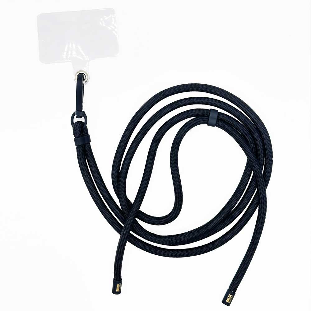 Cuerda Universal negra de 75cm de largo adaptable a cualquier modelo y funda de móvil. Viene incluido adaptador universal de plástico transparente. 
