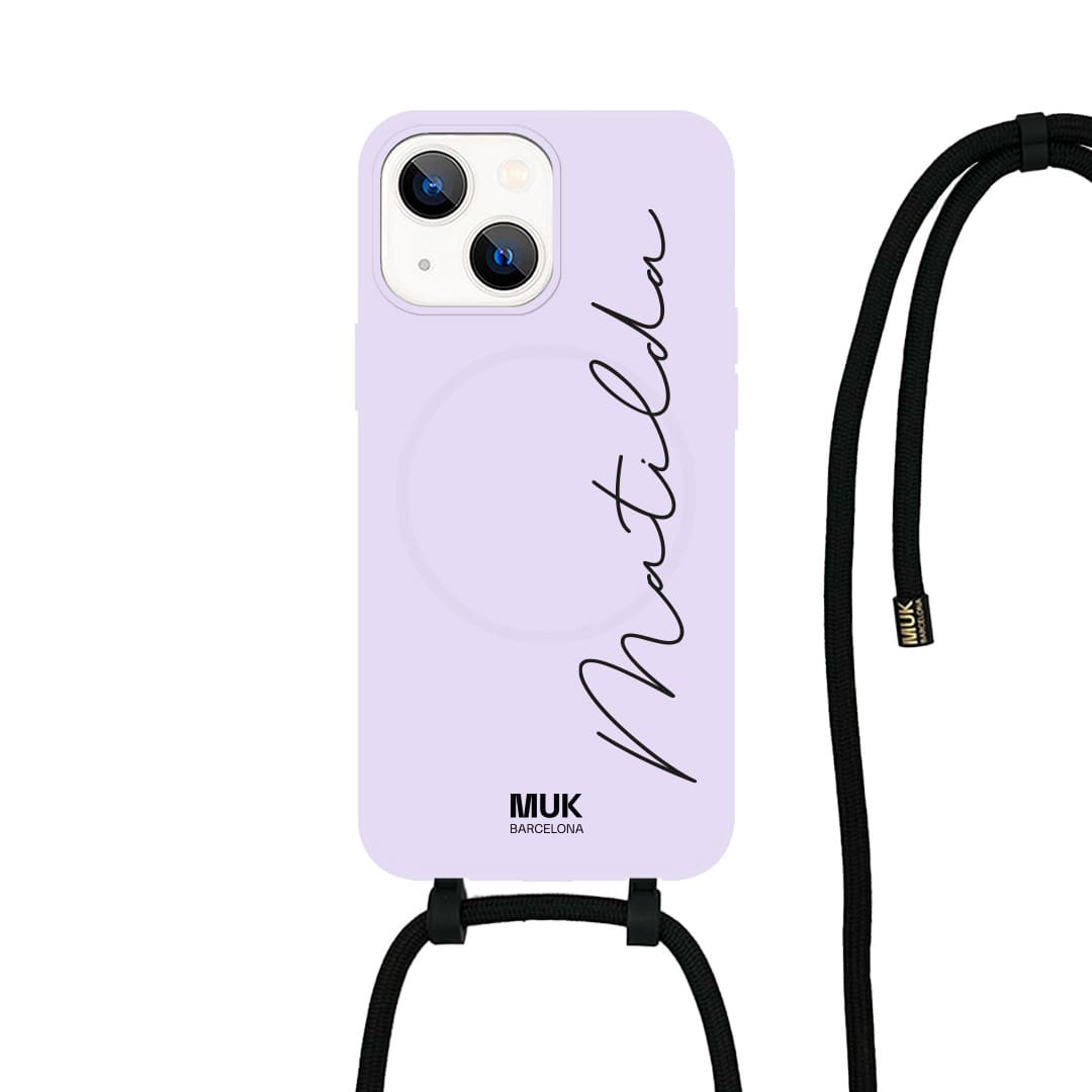 Funda de móvil compatible con MagSafe personalizada nombre con letra escrita a mano disponible en diferentes colores sobre base de color lila. Fundas de móvil con carga inalámbrica (a partir del iPhone12).
