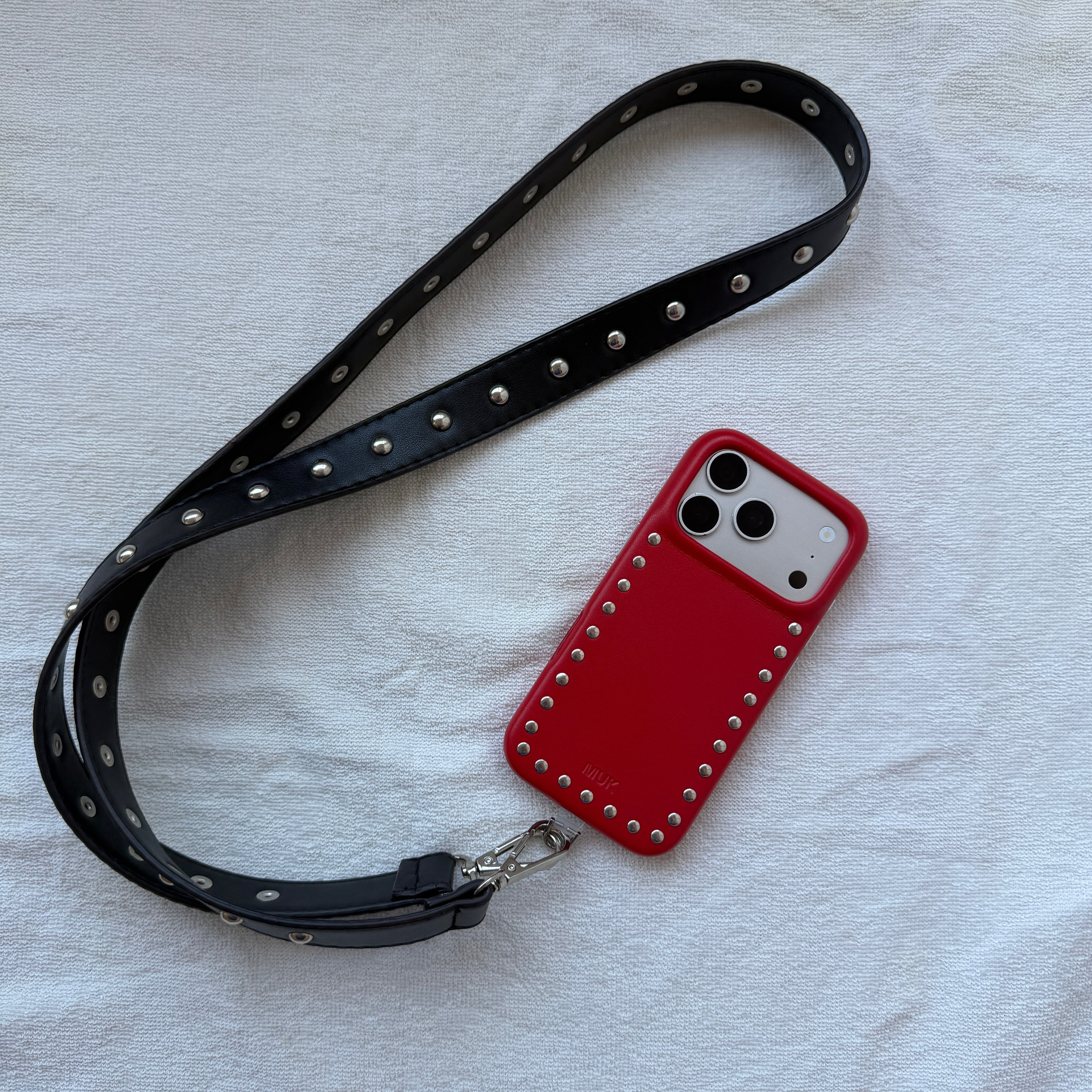 Pack: Red Studs Case + Cuerda Piel Tachas