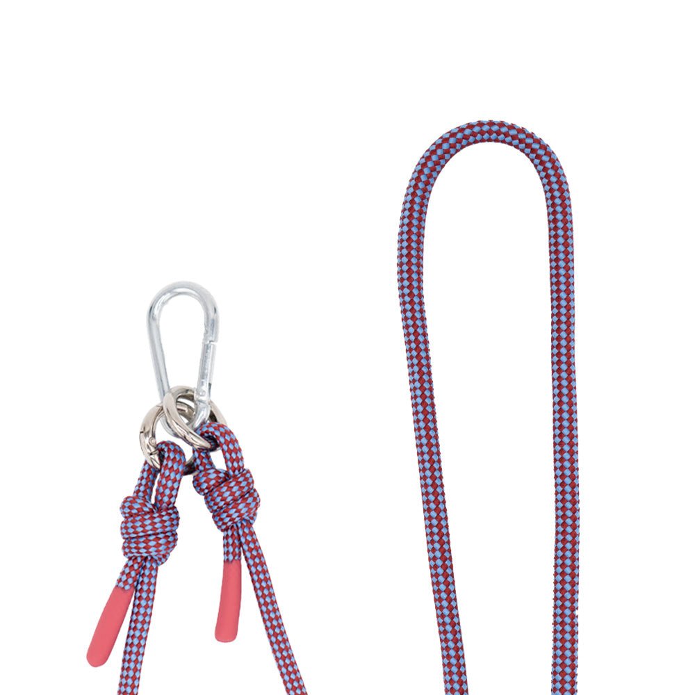 Universal purple and blue dotted rope with sliding knots to adjust the size of the length. Compatible with all cell phone models.





























