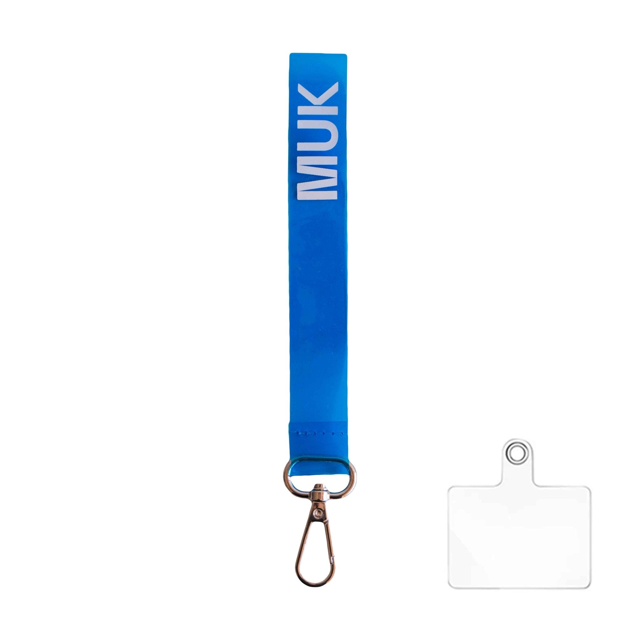 Cuerda semitransparente de color azul flúor con la opción de personalización y el logo de Muk. Dispone de un mosquetón para poder usar como phonestrap con el adaptador de cuerda universal (incluido), o bien, como llavero.
