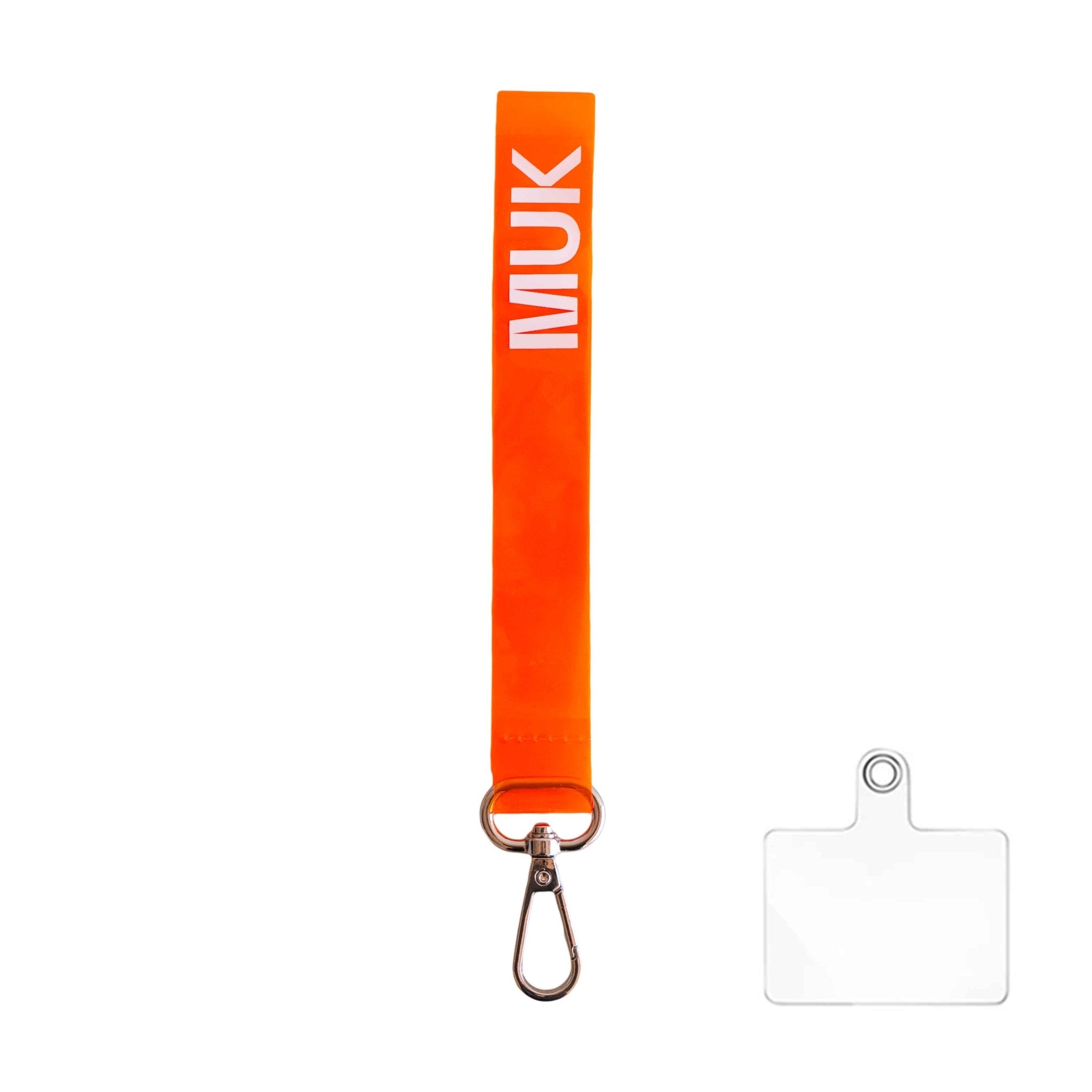 Cuerda semitransparente de color naranja flúor con la opción de personalización y el logo de Muk. Dispone de un mosquetón para poder usar como phonestrap con el adaptador de cuerda universal (incluido), o bien, como llavero.
