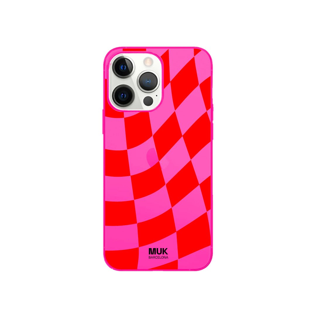 Funda de móvil color pink fluor con diseño de chess
