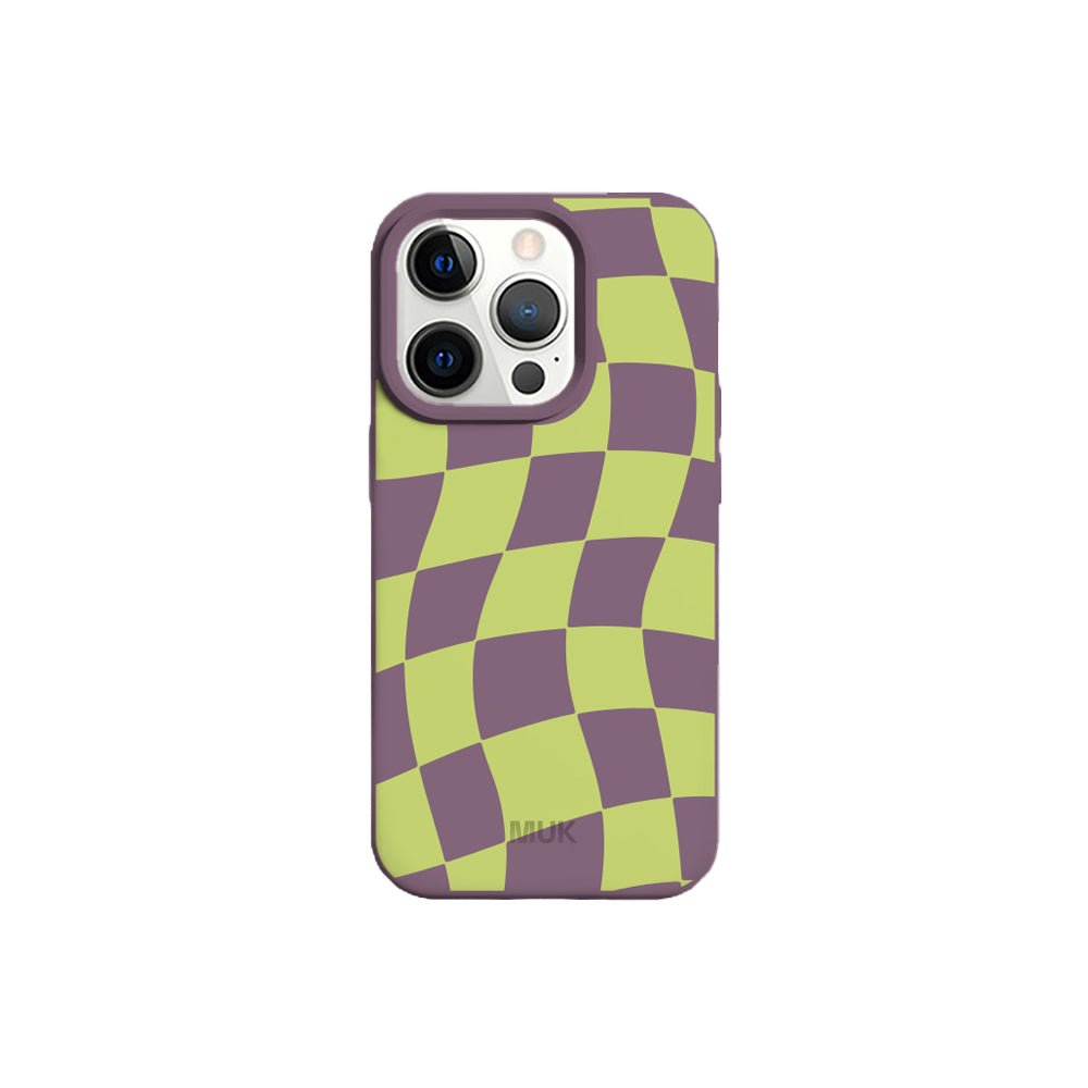 Funda de móvil TPU berenjena con diseño de ajedrez
