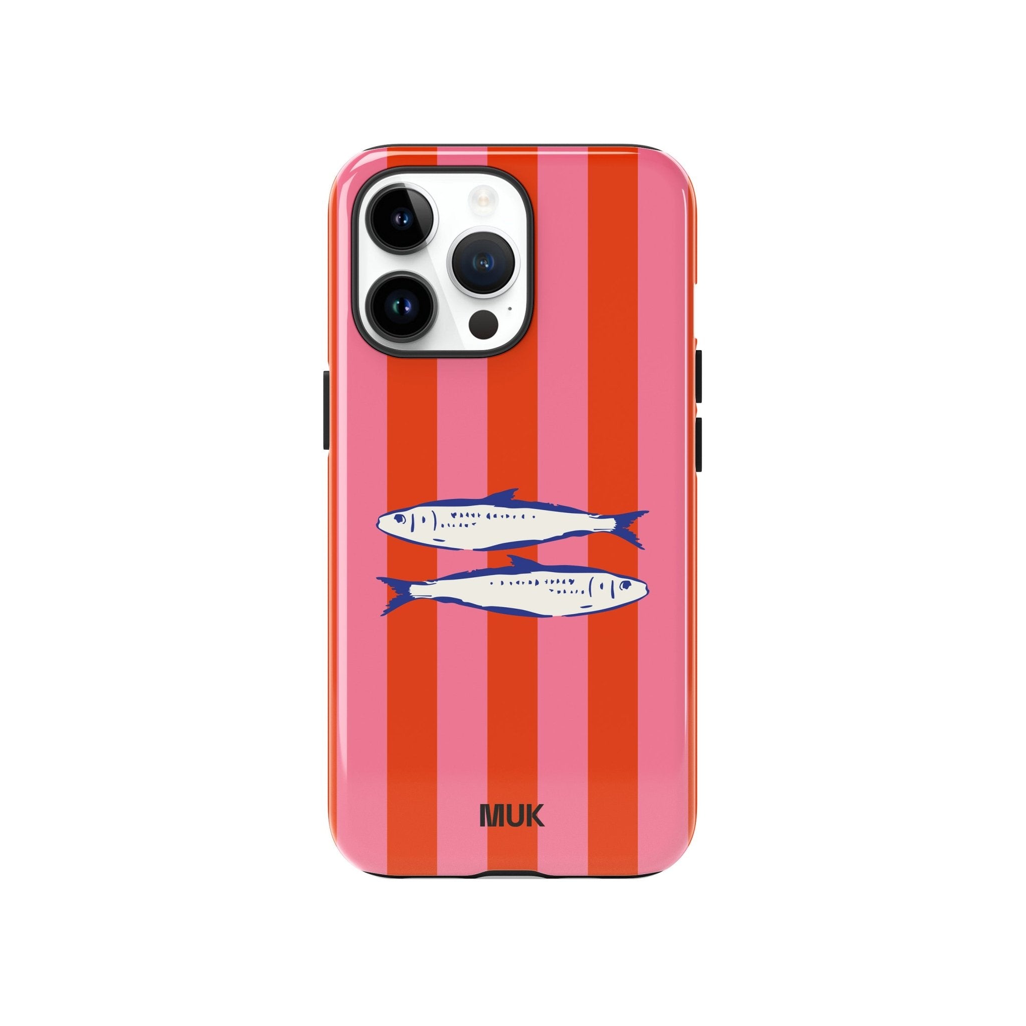 Funda de Móvil Sublimación de Doble Capa con MagSafe y Estampado de Sardinas
Protección, funcionalidad y estilo; esta funda de móvil ofrece una defensa integral sin renunciar al diseño. 
La funda cuenta con doble capa de protección:
Capa interior de silicona flexible que absorbe impactos y se adapta perfectamente al contorno del móvil, integrando un imán compatible con MagSafe ( a partir del iPhone 12) que permite una carga inalámbrica rápida y segura, sin necesidad de retirar la funda.
Capa exterior rígida de policarbonato, diseñada para ofrecer resistencia adicional frente a caídas, arañazos y el desgaste diario.
Gracias a su diseño ergonómico, la funda se adapta cómodamente a tu mano y permite un acceso fácil a todos los botones y puertos. Es la combinación ideal entre seguridad, funcionalidad y diseño original.

