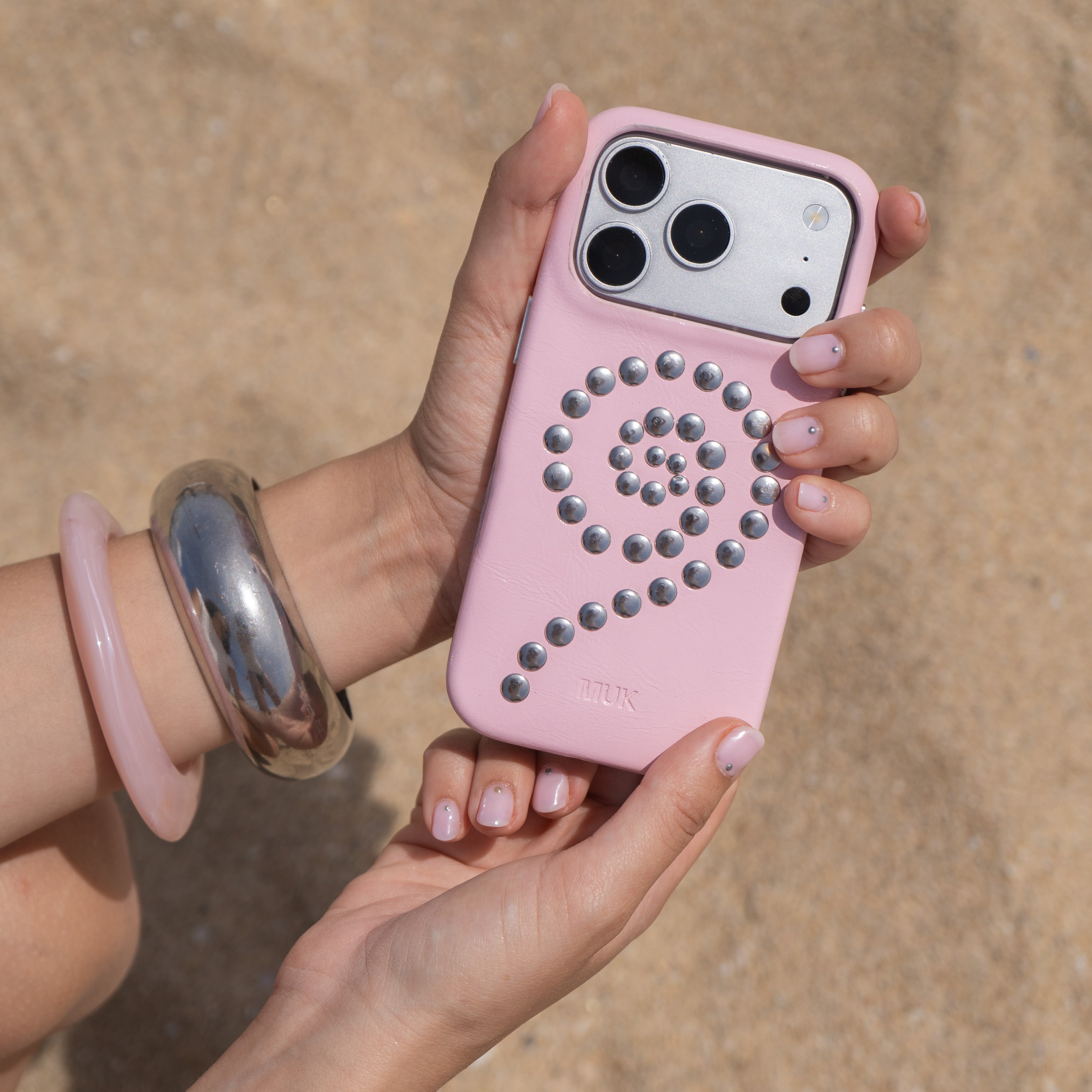Spiral Studs Case - Pink